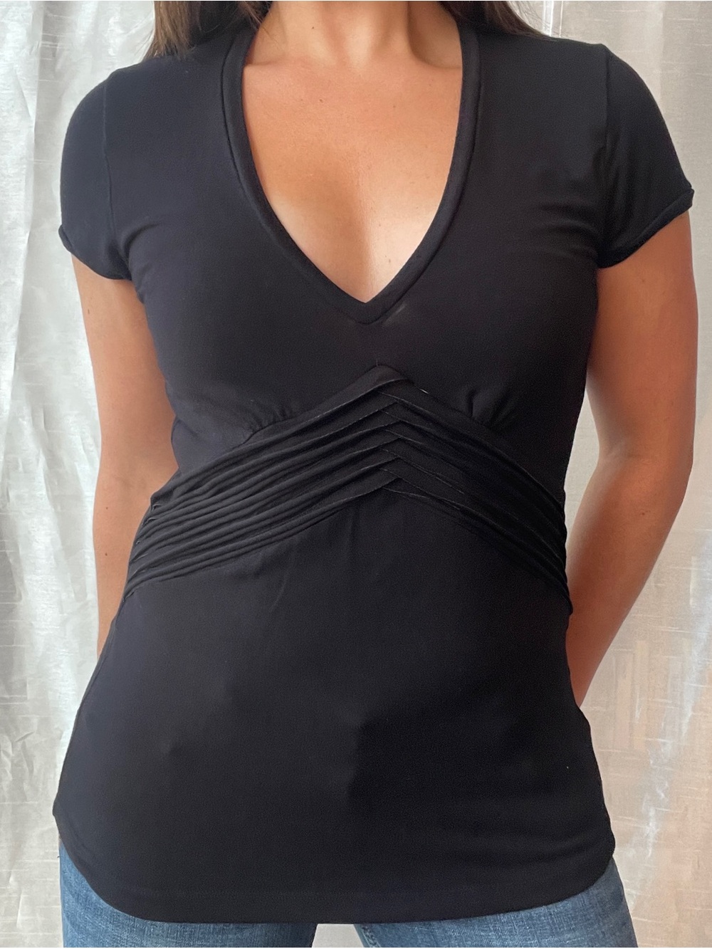 BCBGMaxAzria Top Large Black Deep V-Neck Pleated Fitted Blouse Dark Feminine Y2K